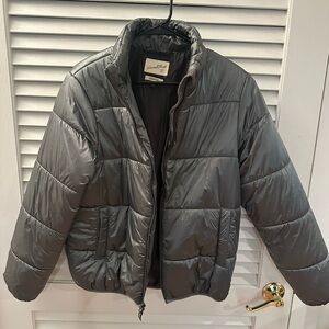 Universal Threads Puffer Jacket. Size: M